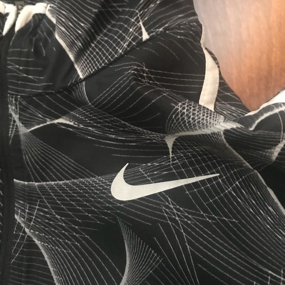 Nike windbreaker - Picture 2 of 3